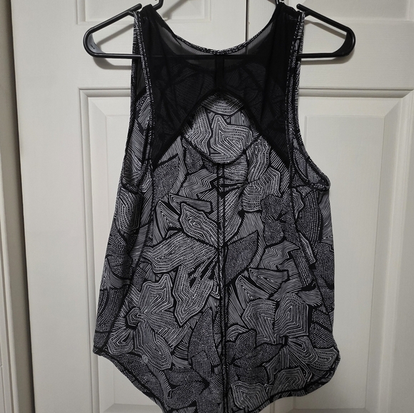 Lululemon Muscle Tank Top Womens - Picture 4 of 7